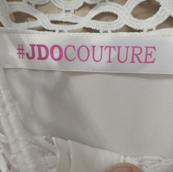 NWT JDO Couture Women's High Nech White Dress Size L Embroided Cutouts - Picture 3 of 5